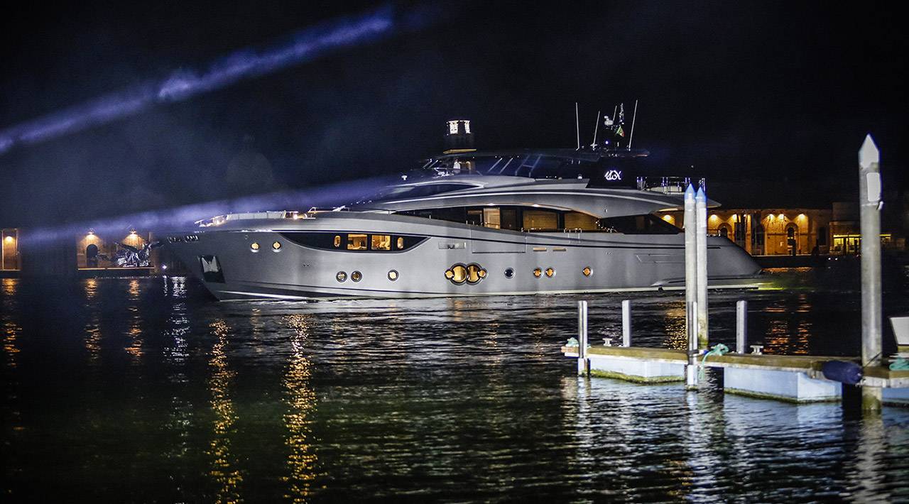 MCY 105 Monte Carlo Yachts Luxury yachts