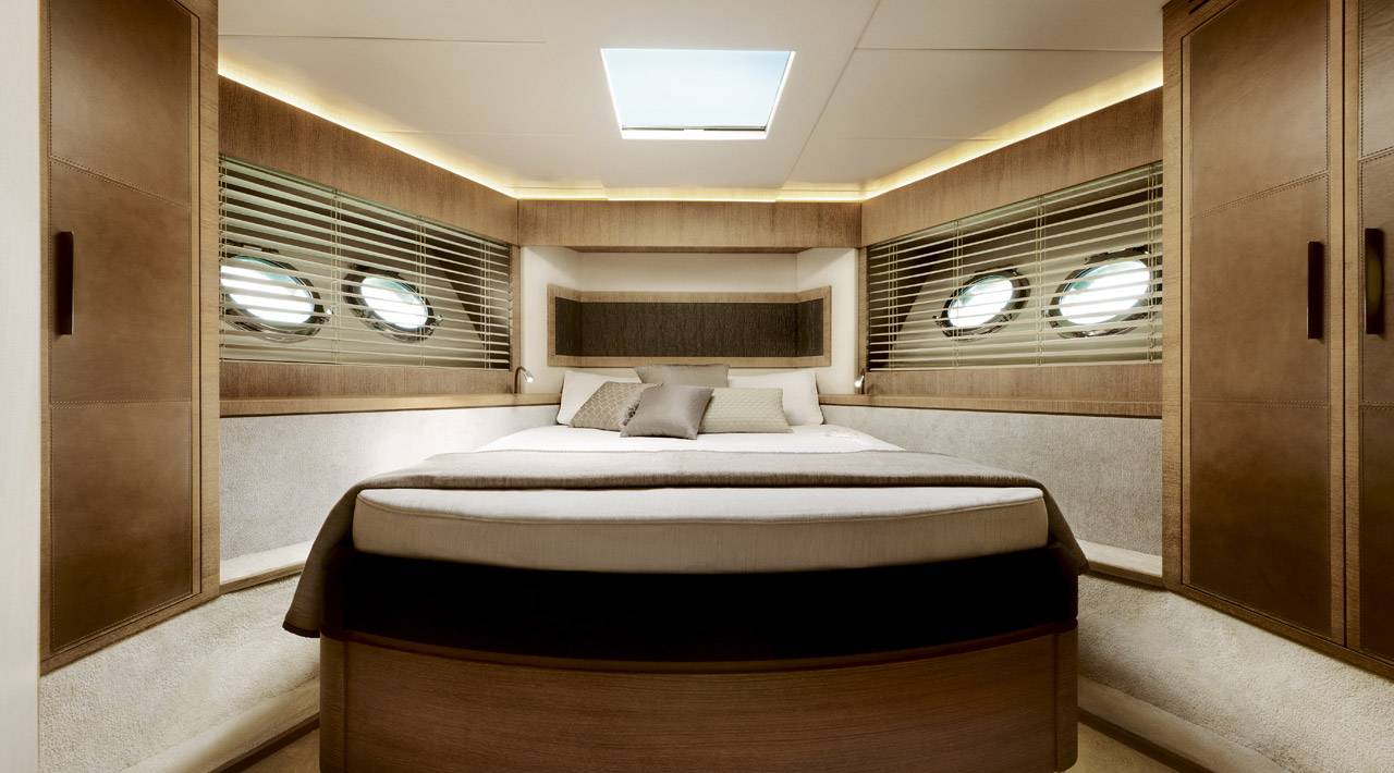 Vip cabin MCY 76