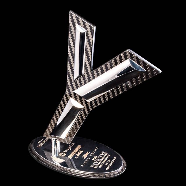 The New MCY 105 receives “Most Innovative” Award at the Invictus Yachts Trophies in Cannes