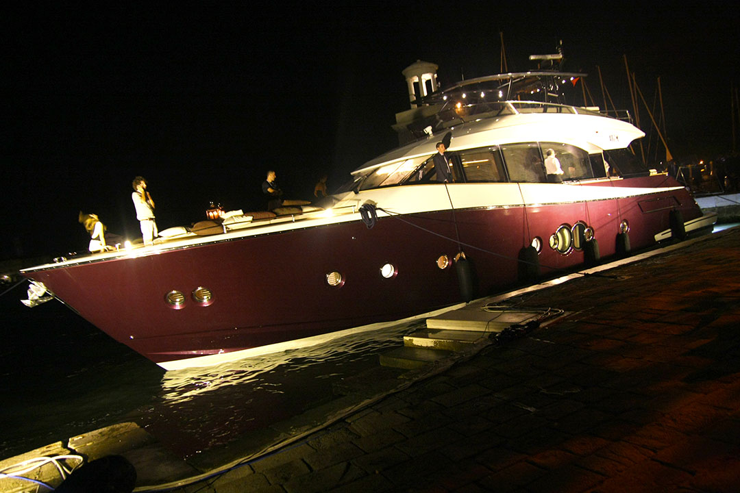 MCY 76 Worldwide Press Première