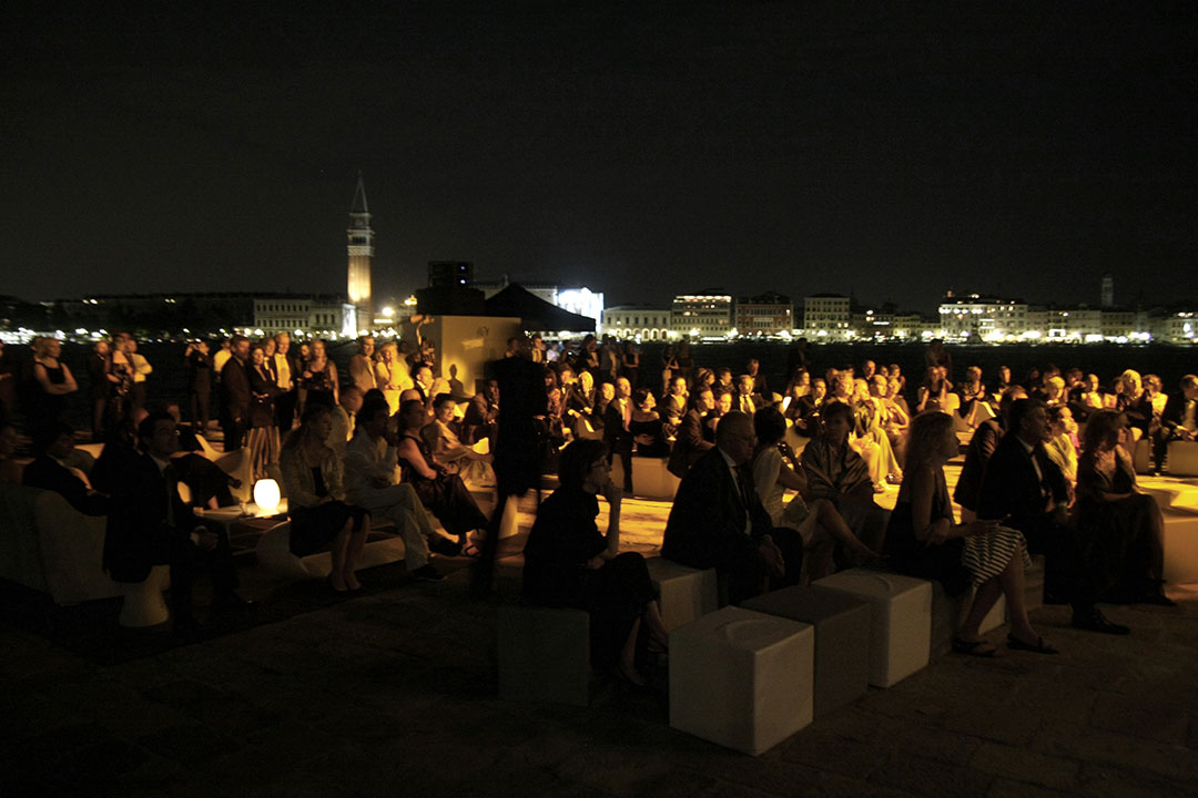 MCY 76 Worldwide Press Première