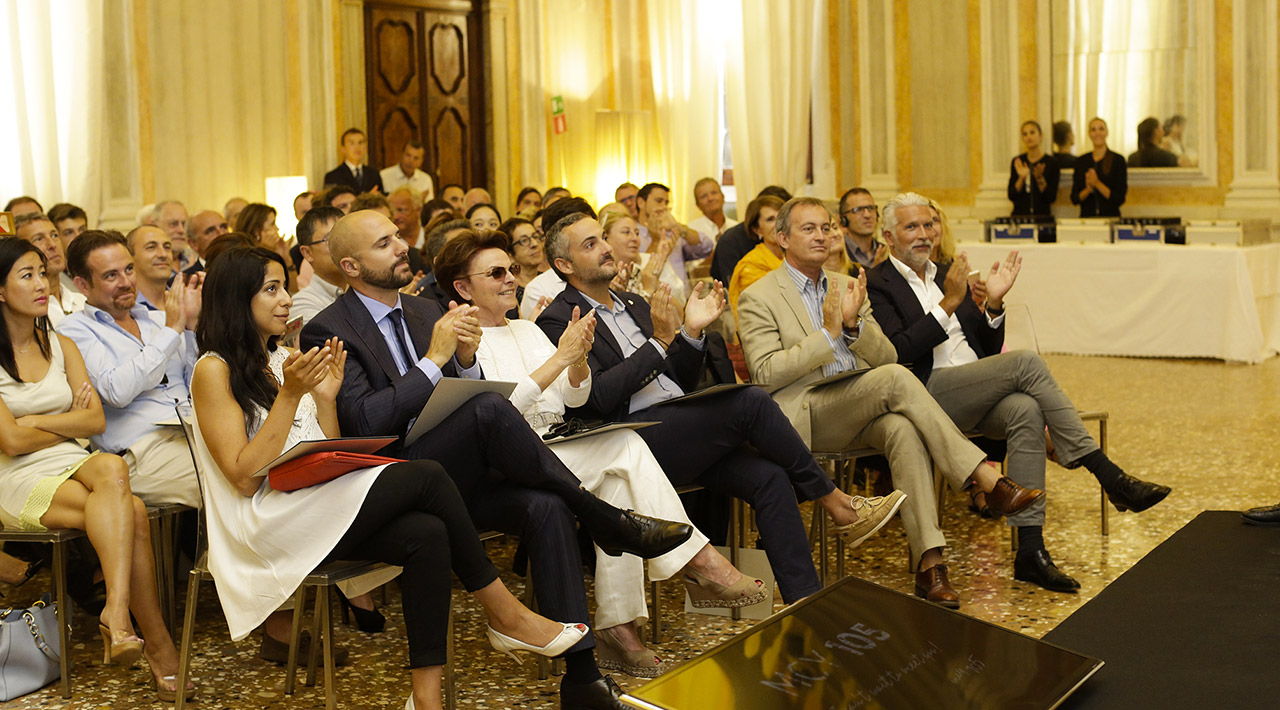 MCY 105 World Premiere