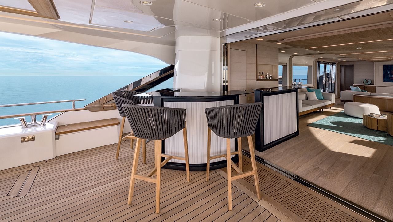 MCY 105 SKYLOUNGE Exterior