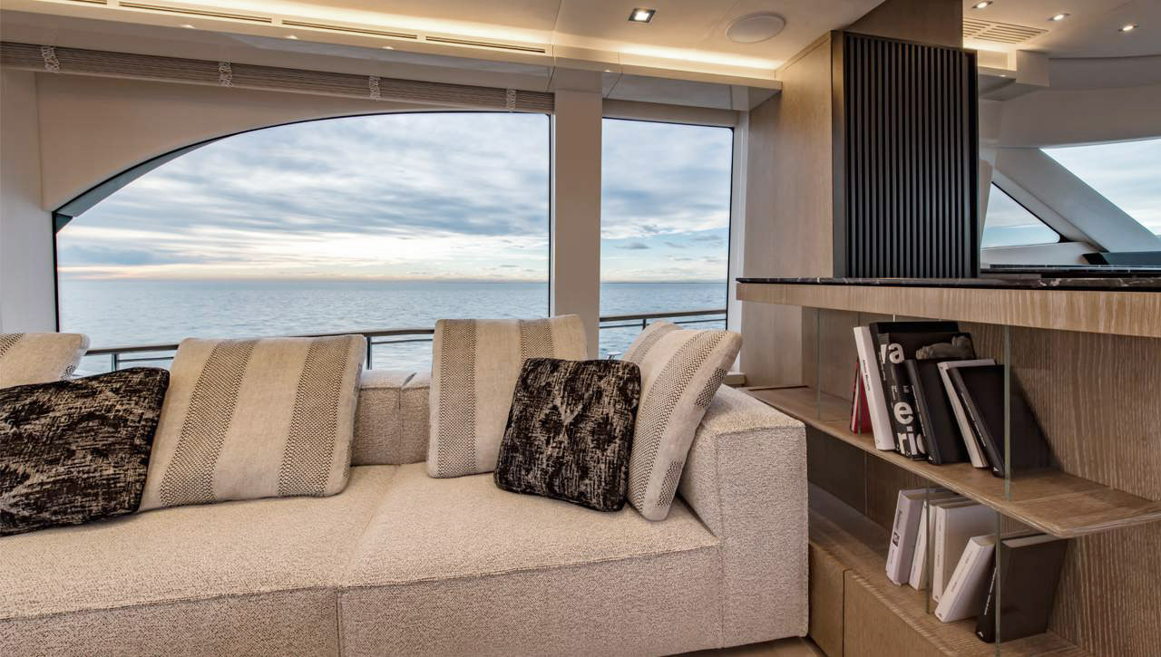 MCY 70 VSION - Interior