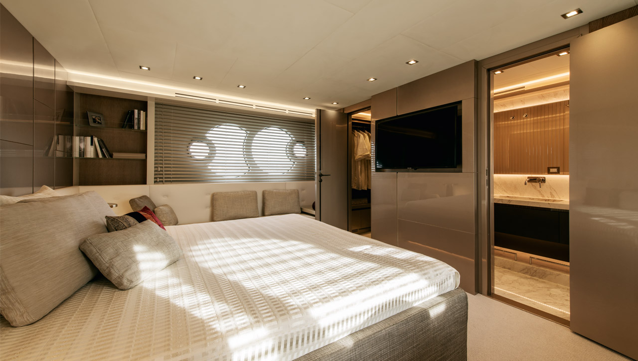 MCY 70 VSION - Interior