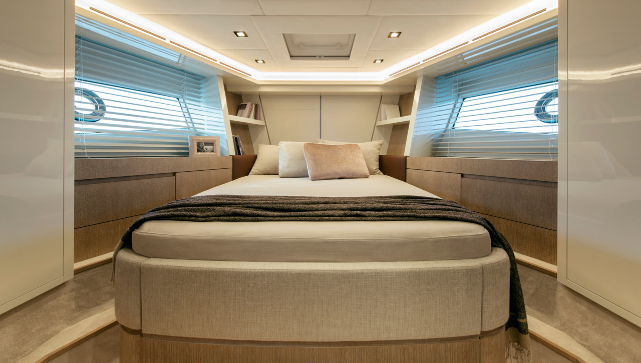 MCY 70 VSION - Interior