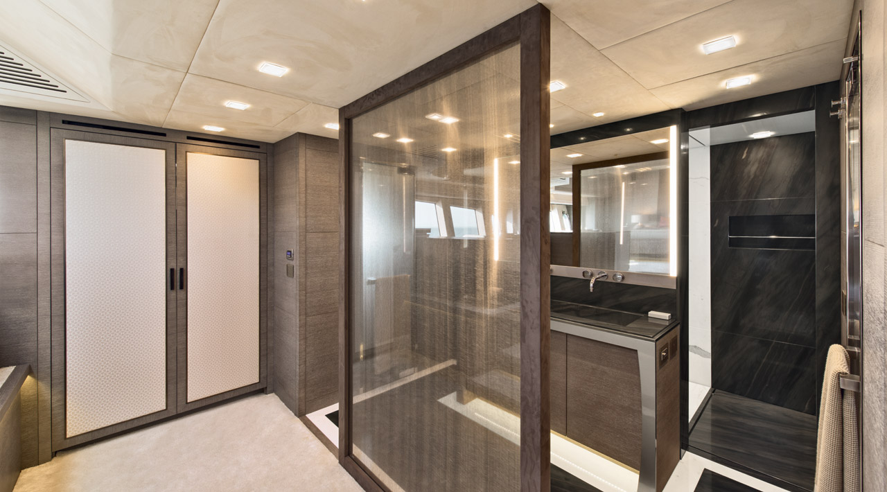 MCY 105 Owner's cabin ensuite