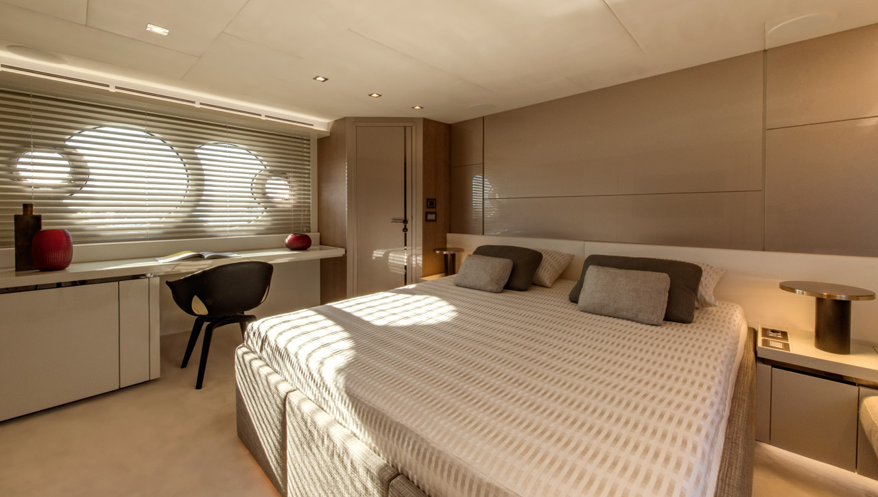 MCY 70 VSION - Interior