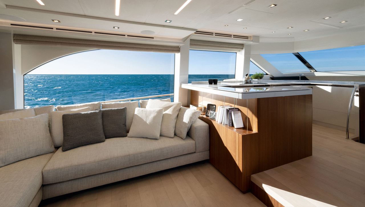 MCY 70 Skylounge Monte Carlo Yachts Yacht Di Lusso MCY 70 Skylounge Monte Carlo Yachts Yacht Di Lusso
