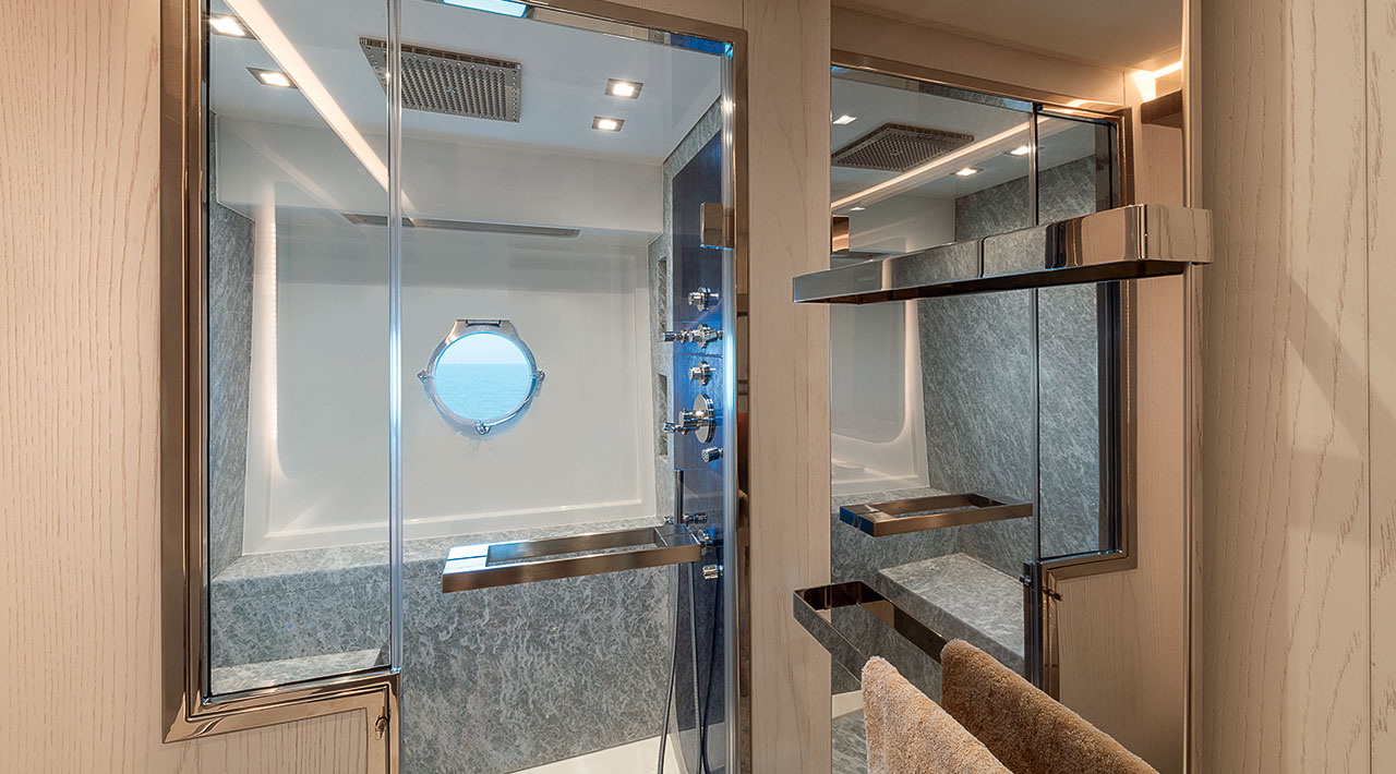 MCY 76 VSION - Interior