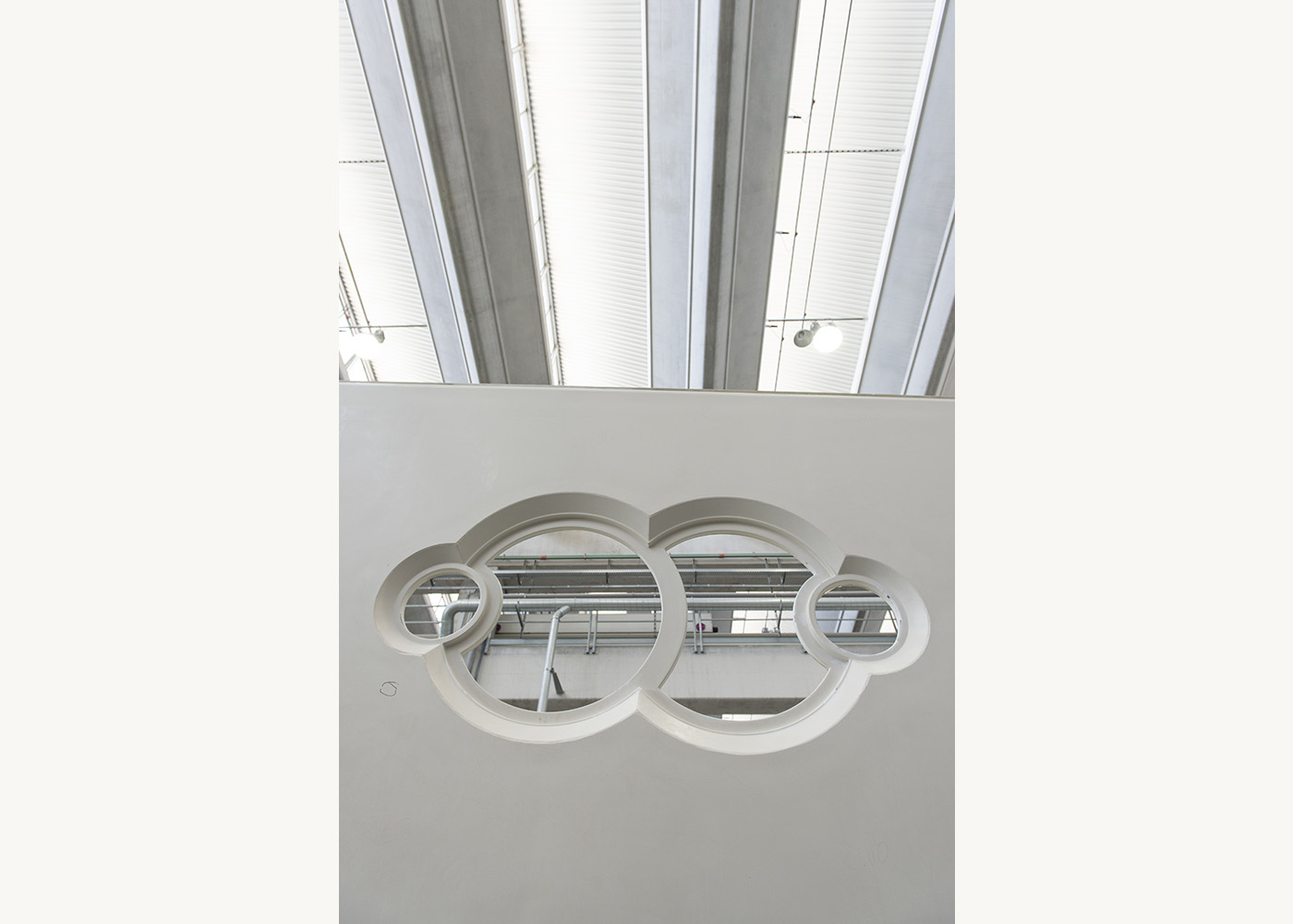 All fiberglass components used receive a special post-curing treatment before going to the assembly line, guaranteeing the best mechanical and physical properties.