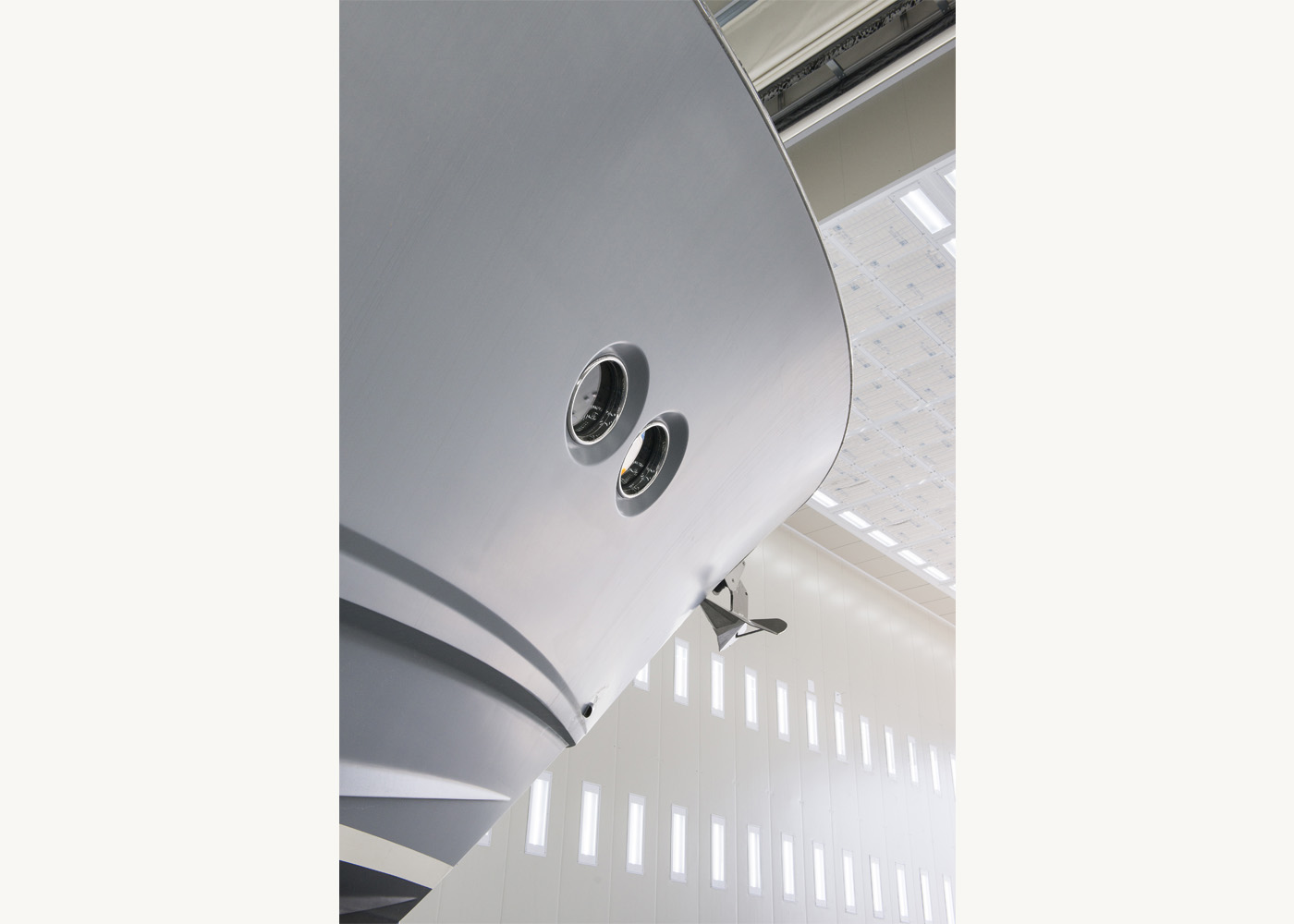 All fiberglass components used receive a special post-curing treatment before going to the assembly line, guaranteeing the best mechanical and physical properties.